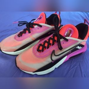 Nike Womens Airmax 2090 Size 8.5
